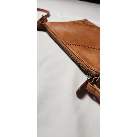 Rawlings Genuine Leather Purse Clutch Wristlet Baseball Stitch Zip Closure - Picture 4 of 11